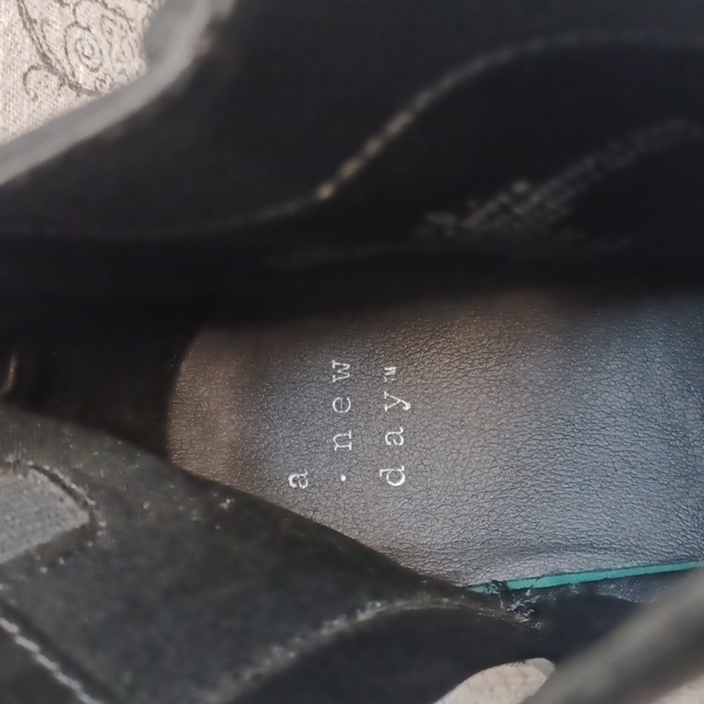 A. NEW DAY. SIZE 6.5 .Black Ankle  beautiful Boots - Picture 7 of 7